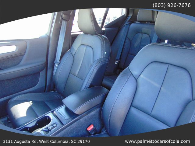 2022 Volvo XC40 Momentum