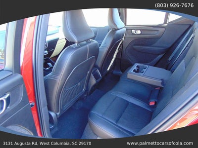 2022 Volvo XC40 Momentum