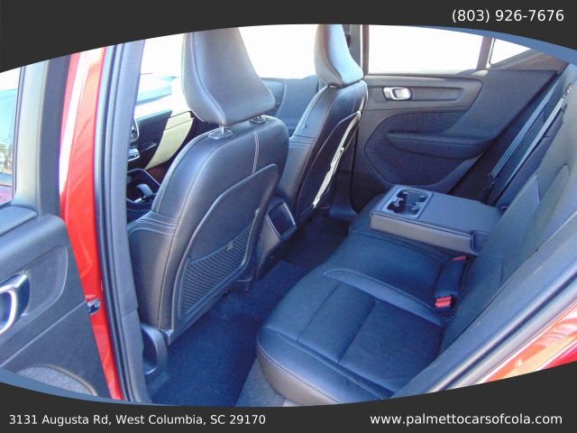 2022 Volvo XC40 Momentum