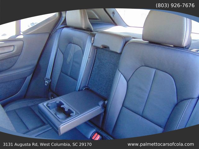 2022 Volvo XC40 Momentum