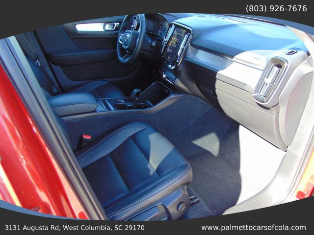 2022 Volvo XC40 Momentum