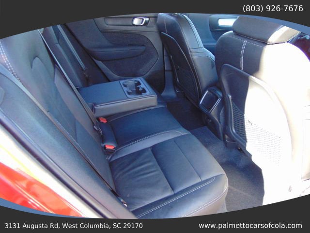 2022 Volvo XC40 Momentum