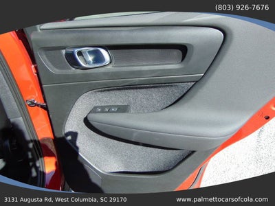 2022 Volvo XC40 Momentum