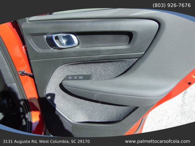 2022 Volvo XC40 Momentum