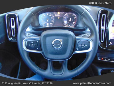 2022 Volvo XC40 Momentum