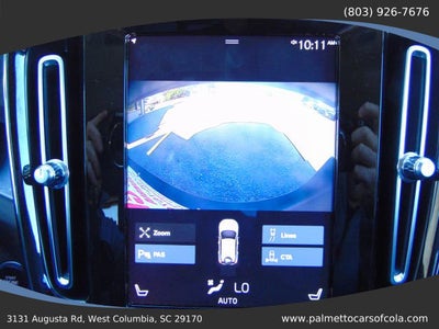 2022 Volvo XC40 Momentum