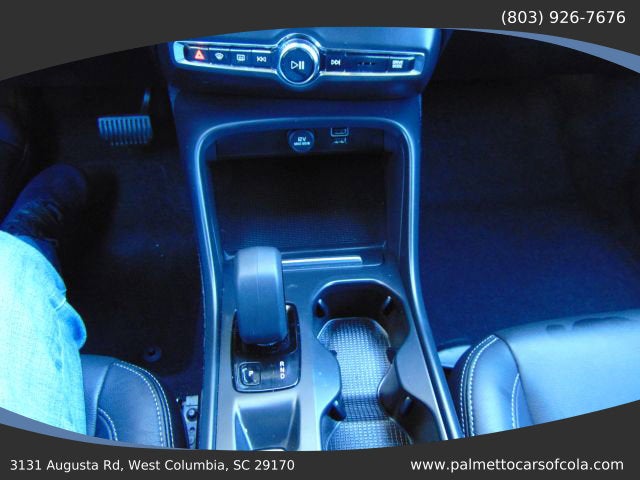 2022 Volvo XC40 Momentum