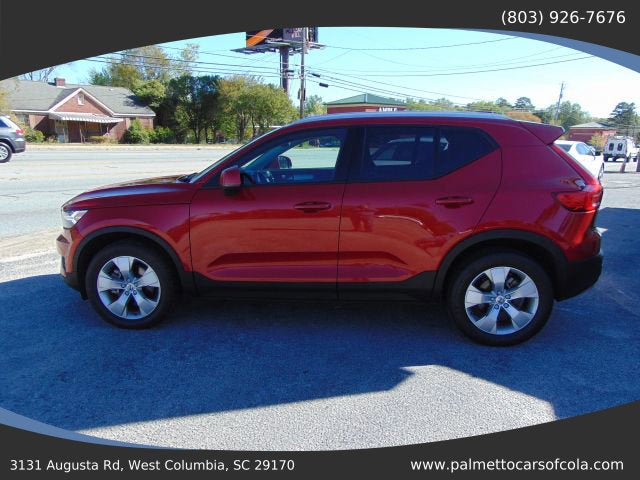 2022 Volvo XC40 Momentum