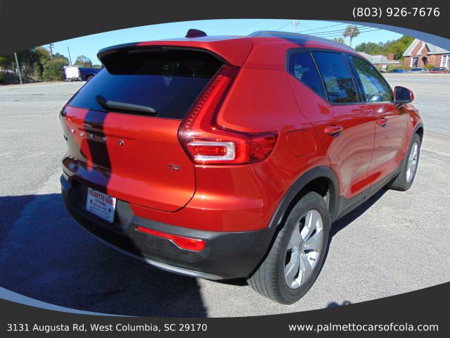 2022 Volvo XC40 Momentum